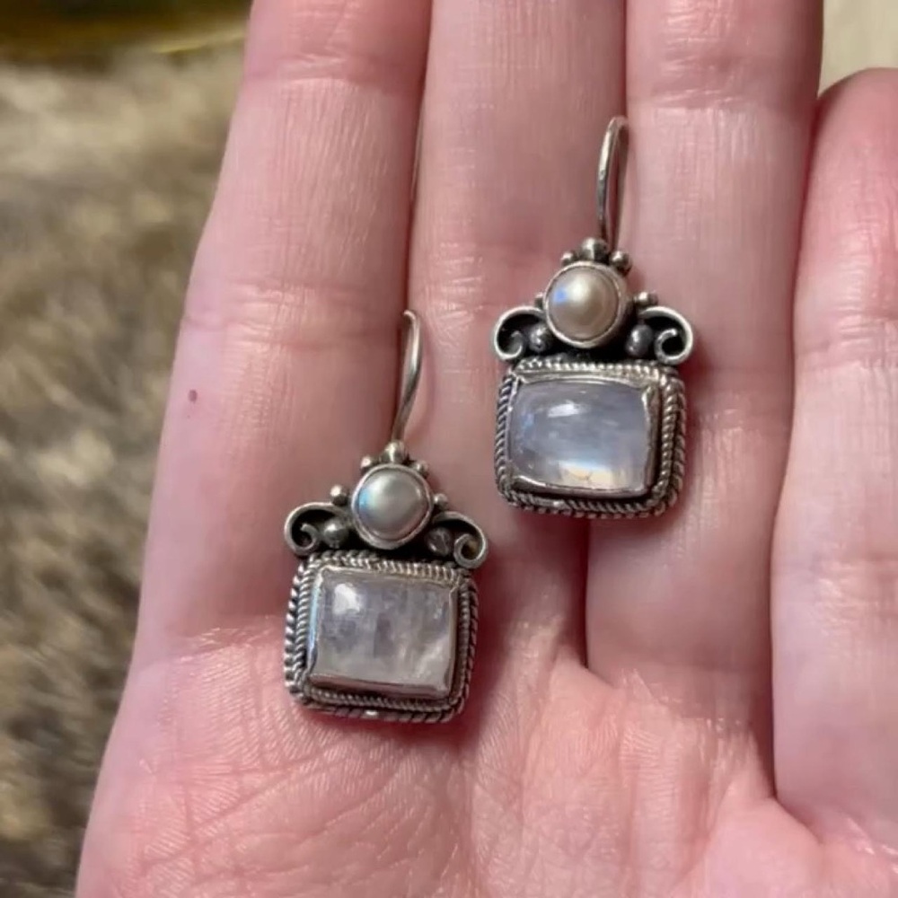 Sterling silver Byzantine style pearl and moonstone earrings - Picture 4 of 4